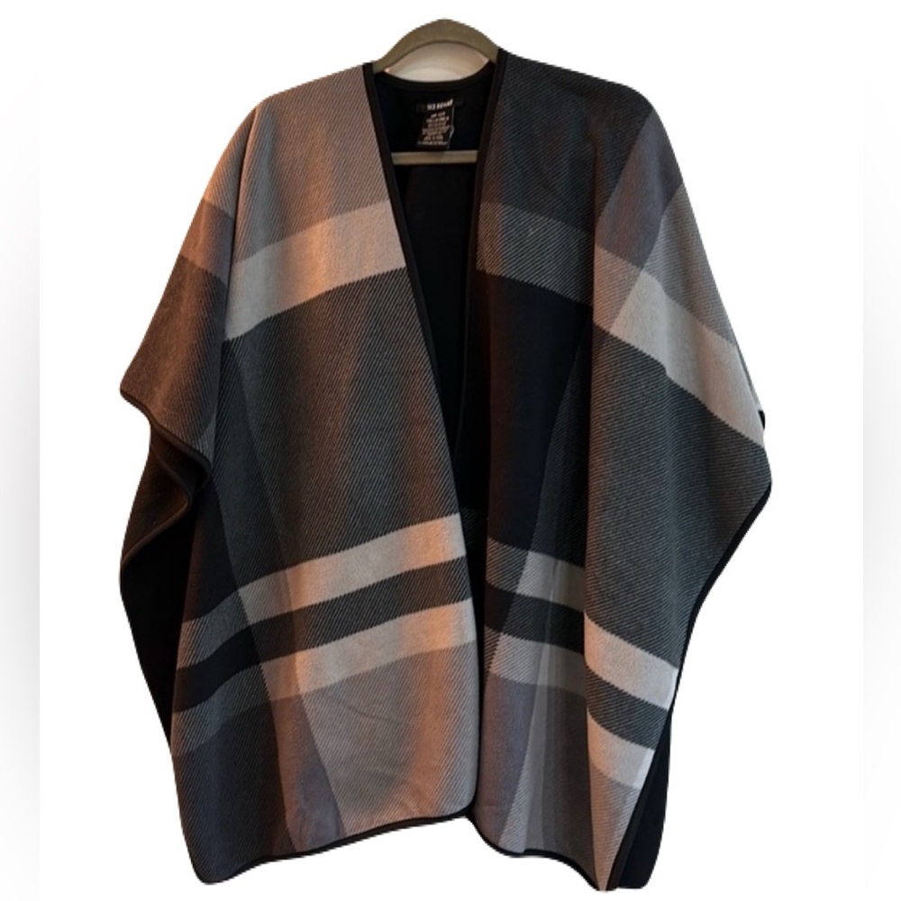 Ike Behar Chic Wrap Around/ Cape, Thick Plaid Fleece